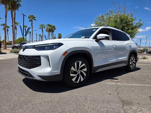 Pure White 2026 Volkswagen Tiguan 2.0T S