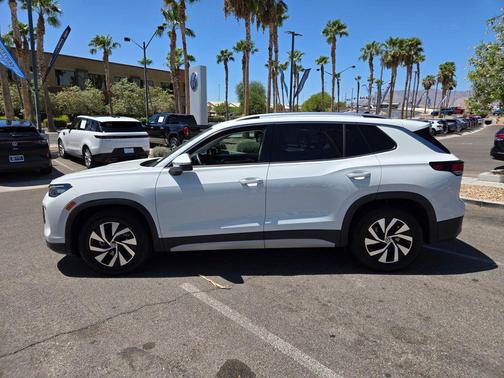 Pure White 2026 Volkswagen Tiguan 2.0T S