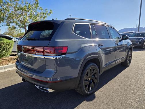 2026 Volkswagen Atlas 2.0T SE w/Technology 4MOTION