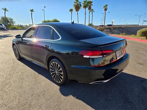 2022 Volkswagen Passat 2.0T Limited Edition
