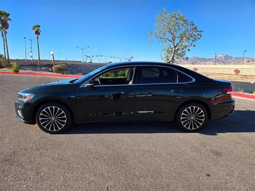 2022 Volkswagen Passat 2.0T Limited Edition