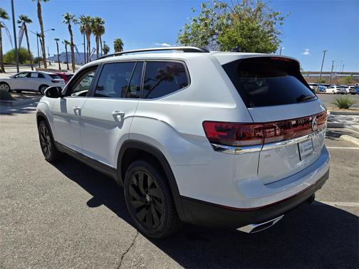 2026 Volkswagen Atlas 2.0T SE w/Technology 4MOTION