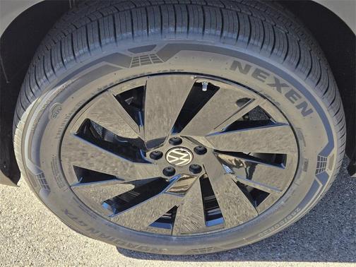 2026 Volkswagen Atlas 2.0T SE w/Technology 4MOTION