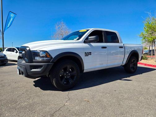 2024 RAM 1500 Classic Warlock Crew Cab 4x4 5'7' Box