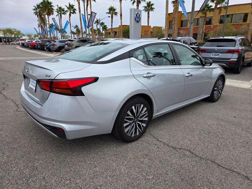 Brilliant Silver Metallic 2024 Nissan Altima 2.5 SV