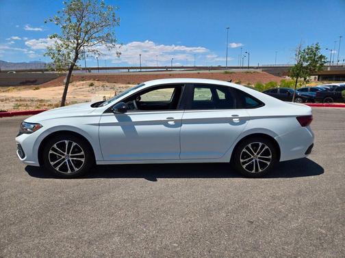 Pure White 2023 Volkswagen Jetta 1.5T Sport