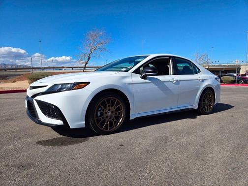 Ice Cap 2023 Toyota Camry SE