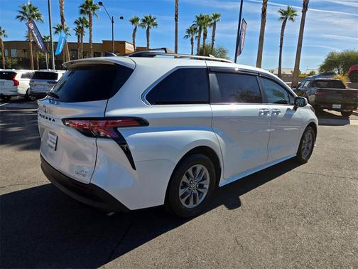 2022 Toyota Sienna XLE