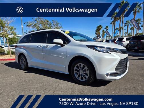 2022 Toyota Sienna XLE