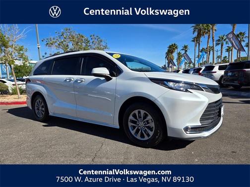 2022 Toyota Sienna XLE