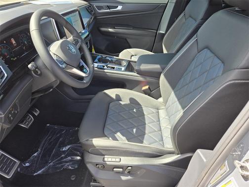 2025 Volkswagen Atlas Cross Sport 2.0T SEL Premium