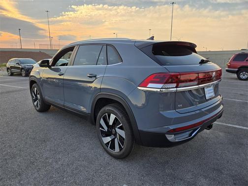 2025 Volkswagen Atlas Cross Sport 2.0T SE w/Technology 4MOTION