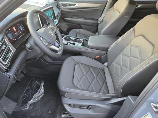 2025 Volkswagen Atlas Cross Sport 2.0T SE w/Technology 4MOTION