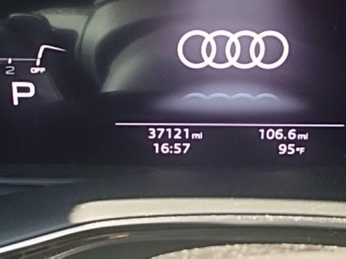 Glacier White Metallic 2023 Audi Q7 55 Premium Plus