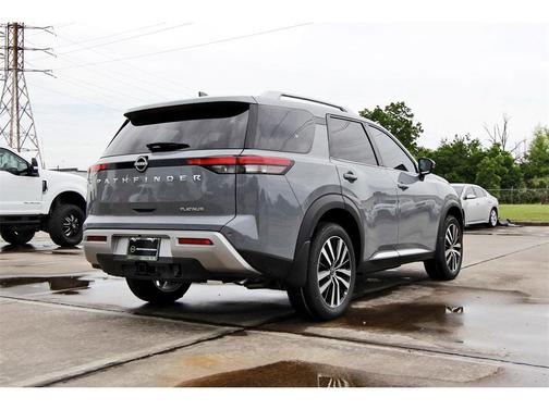 2025 Nissan Pathfinder Platinum