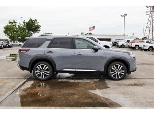 2025 Nissan Pathfinder Platinum