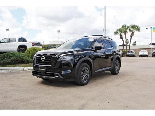 Black 2024 Nissan Pathfinder SV
