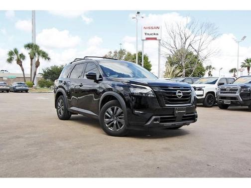 Black 2024 Nissan Pathfinder SV