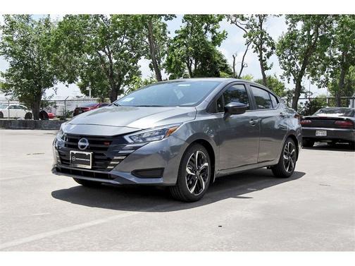 2025 Nissan Versa 1.6 SR