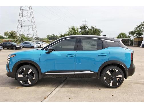 2025 Nissan Kicks SR