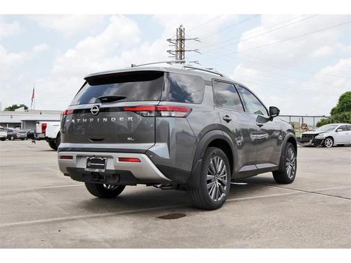 2025 Nissan Pathfinder SL
