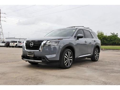 Boulder Gray Metallic 2025 Nissan Pathfinder Platinum