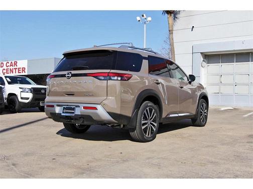 2025 Nissan Pathfinder Platinum