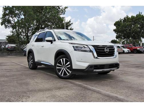 2023 Nissan Pathfinder Platinum