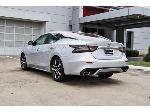 2023 Nissan Maxima SV
