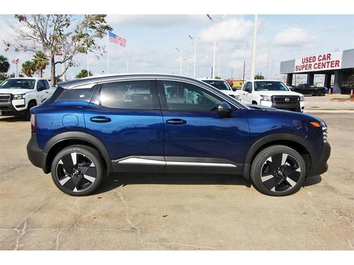2025 Nissan Kicks SR