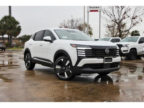 2025 Nissan Kicks SR