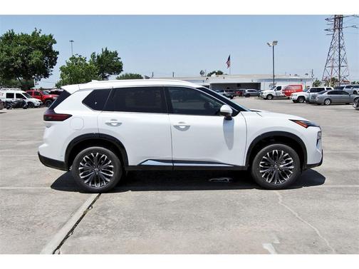 2025 Nissan Rogue Platinum