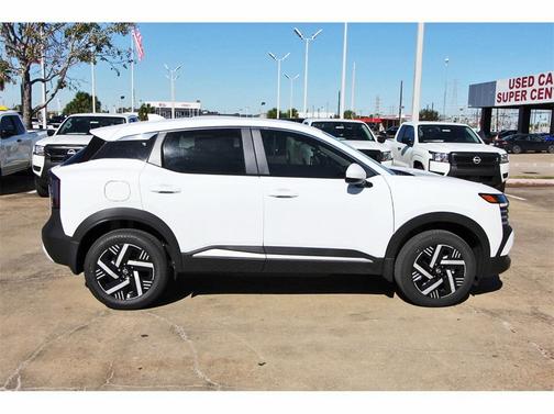 2025 Nissan Kicks SV