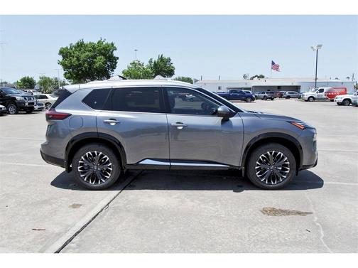 2025 Nissan Rogue Platinum