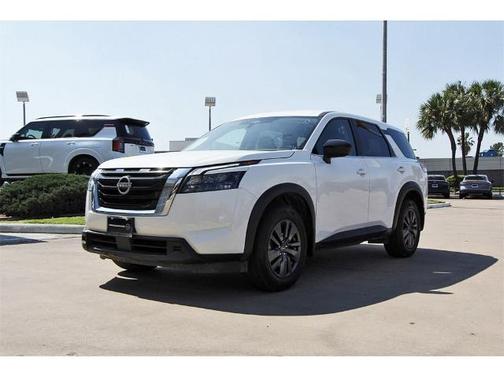2025 Nissan Pathfinder S
