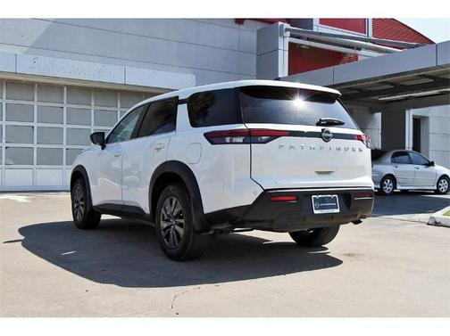 2025 Nissan Pathfinder S