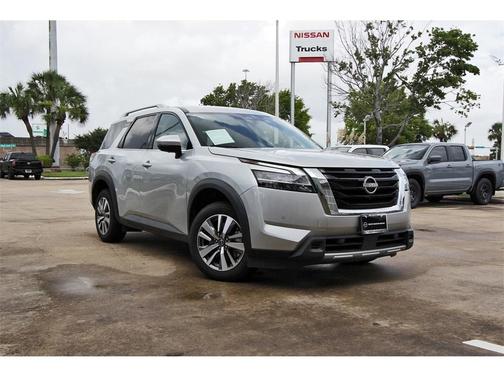 2023 Nissan Pathfinder SL