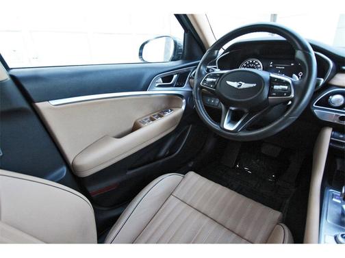 2022 Genesis G70 2.0T