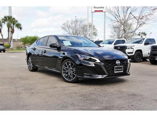 2023 Nissan Altima 2.0 SR