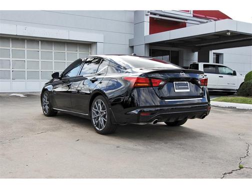 2023 Nissan Altima 2.0 SR