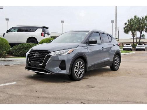 Boulder Gray Metallic 2024 Nissan Kicks SV