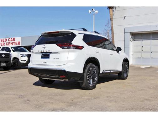 2025 Nissan Rogue Platinum
