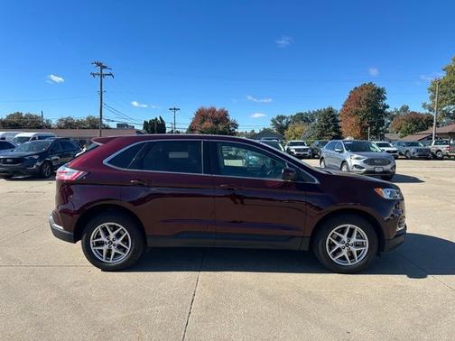 2022 Ford Edge SEL