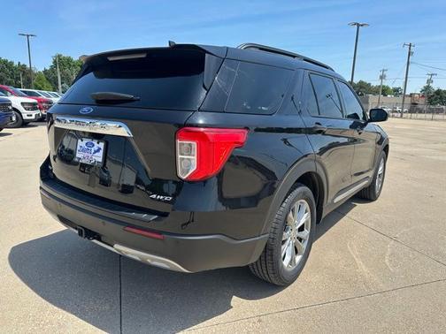 AGATE BLACK METALLIC 2024 Ford Explorer XLT