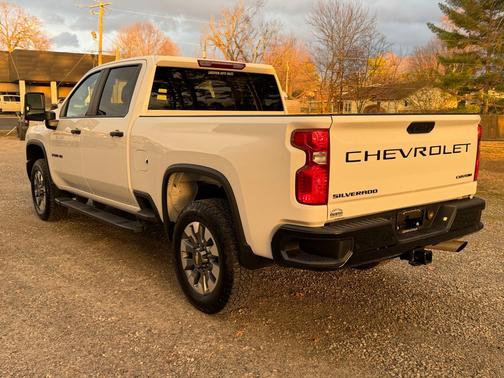 2024 Chevrolet Silverado 2500 Custom