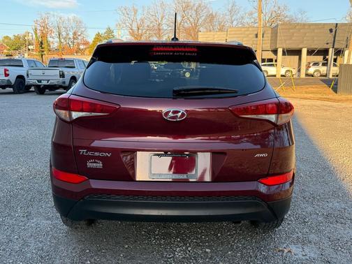 2017 Hyundai TUCSON SE