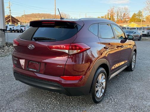 2017 Hyundai TUCSON SE