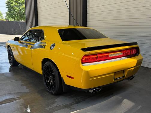 Detonator Yellow Clearcoat 2010 Dodge Challenger R/T