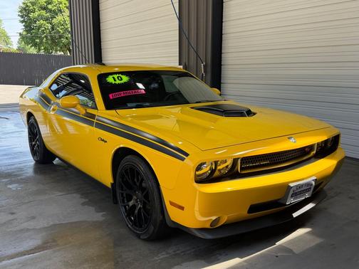 Detonator Yellow Clearcoat 2010 Dodge Challenger R/T