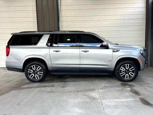 2024 GMC Yukon XL 4WD AT4